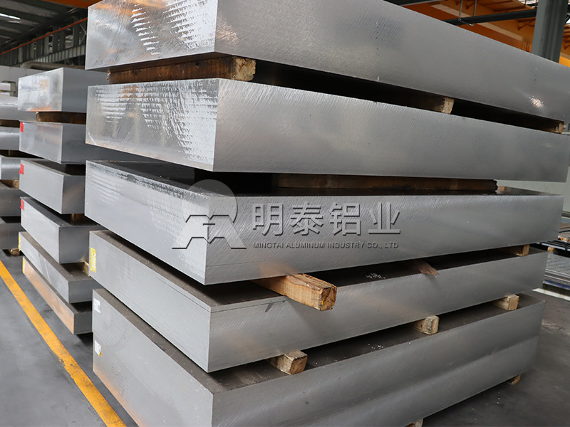 1060铝板导热系数高-是铝铲齿散热器的优选原料